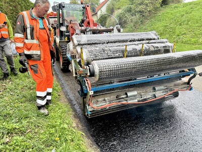 Der Einbau der Asphaltbewehrung S&P S&P Glasphalt® G 65 erfolgte maschinell.